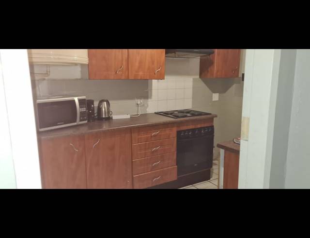 2 BEDROOM PROPERTY TO RENT IN RHODESFIELD